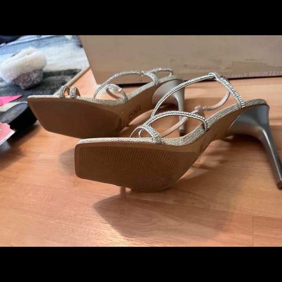 FREE SHIPPING ‼️BRAND NEW IN BOX- NEVER WORN EVENING HEELS FOR WOMEN 👠 SIZE 8 - Picture 12 of 16